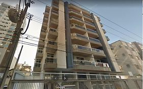 Amplo Apartamento Guarapari - Praia do Morro- Edifício San Martin -Decorado- LOCALIZAÇÃO IMBATÍVEL - Em frente a Supermercado e farmacia - Praia Center - 3 quartos - Internet - Vaga de estacionamento- Check-in até 17h